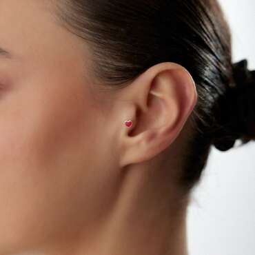 Kırmızı Mineli Kalp Piercing - NEV JEWELLERY