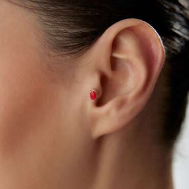 Kırmızı Mineli Oval Piercing - NEV JEWELLERY
