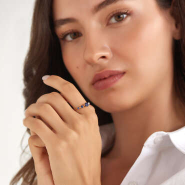 Lola 0.83 CT Sapphire and Diamond Yellow Gold Ring - Nev Jewellery (1)