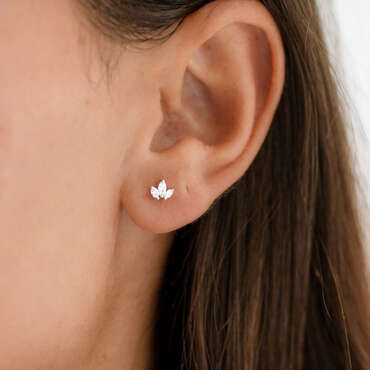 Lotus 0.25 CT Markiz Kesim Pırlanta Taşlı Beyaz Altın Küpe - Nev Jewellery (1)