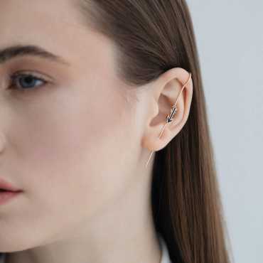 Malin Arrow Pırlanta Taşlı ve Siyah Mineli Baston Küpe - Nev Jewellery (1)