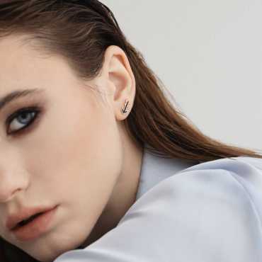 Malin Arrow Pırlanta Taşlı ve Siyah Mineli Küpe - Nev Jewellery (1)