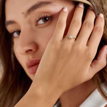 Miranda 0.34 CT Baget Kesim Pırlanta Taşlı Sarı Altın Yüzük - Nev Jewellery