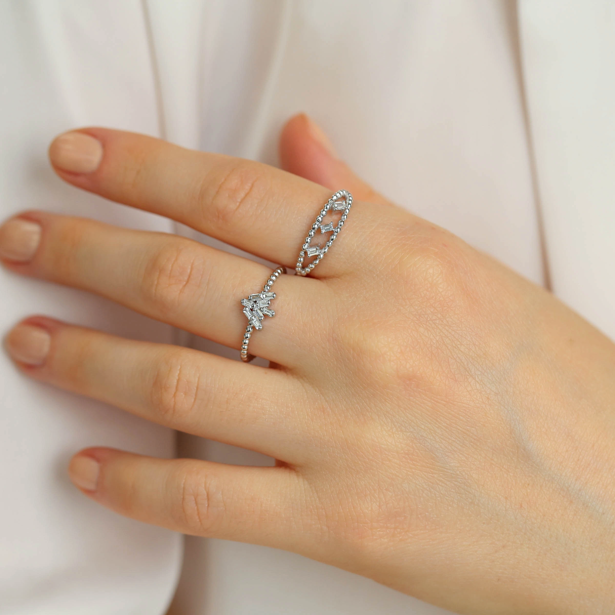 Nova 0.17 CT Baget Pırlanta Taşlı Beyaz Altın Yüzük - Nev Jewellery (1)