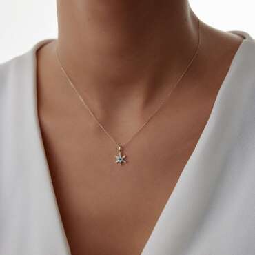 Parçalı Taşlı Çiçek Kolye - NEV JEWELLERY