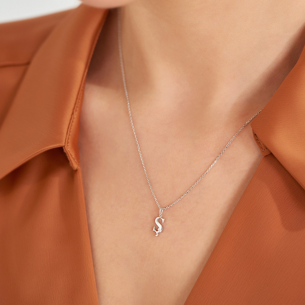 Ş Harf Baget Pırlanta Taşlı Beyaz Altın Kolye - Nev Jewellery (1)