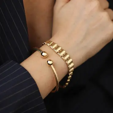 Scrowl Yellow Gold Bracelet - Nev Jewellery (1)