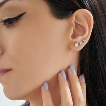 Seed 0.09 CT Baget Pırlanta Taşlı Beyaz Altın Mini Tek Küpe - Nev Jewellery