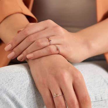 Seed 0.10 CT Pink Safir ve Baget Pırlanta Taşlı Yüzük - Nev Jewellery (1)