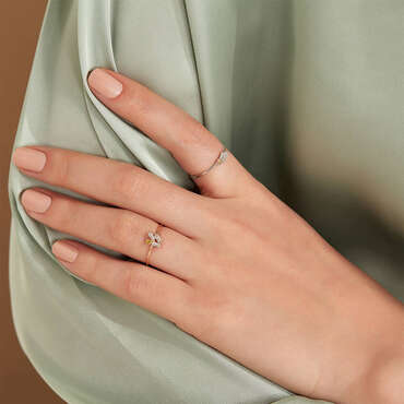 Seed 0.14 CT Yellow Safir ve Baget Pırlanta Taşlı Yüzük - Nev Jewellery (1)