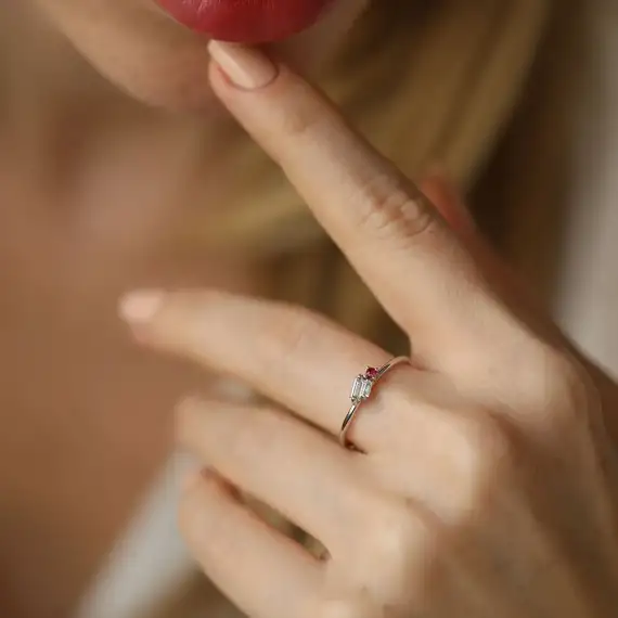 Seed 0.18 CT Ruby and Diamond White Gold Ring - 2