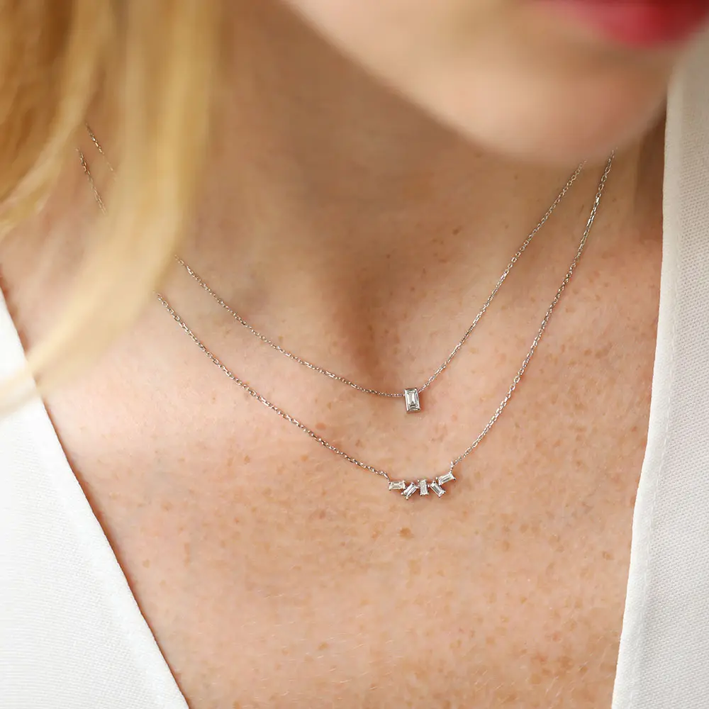 Solid 0.10 CT Baget Kesim Pırlanta Taşlı Beyaz Altın Kolye - Nev Jewellery (1)