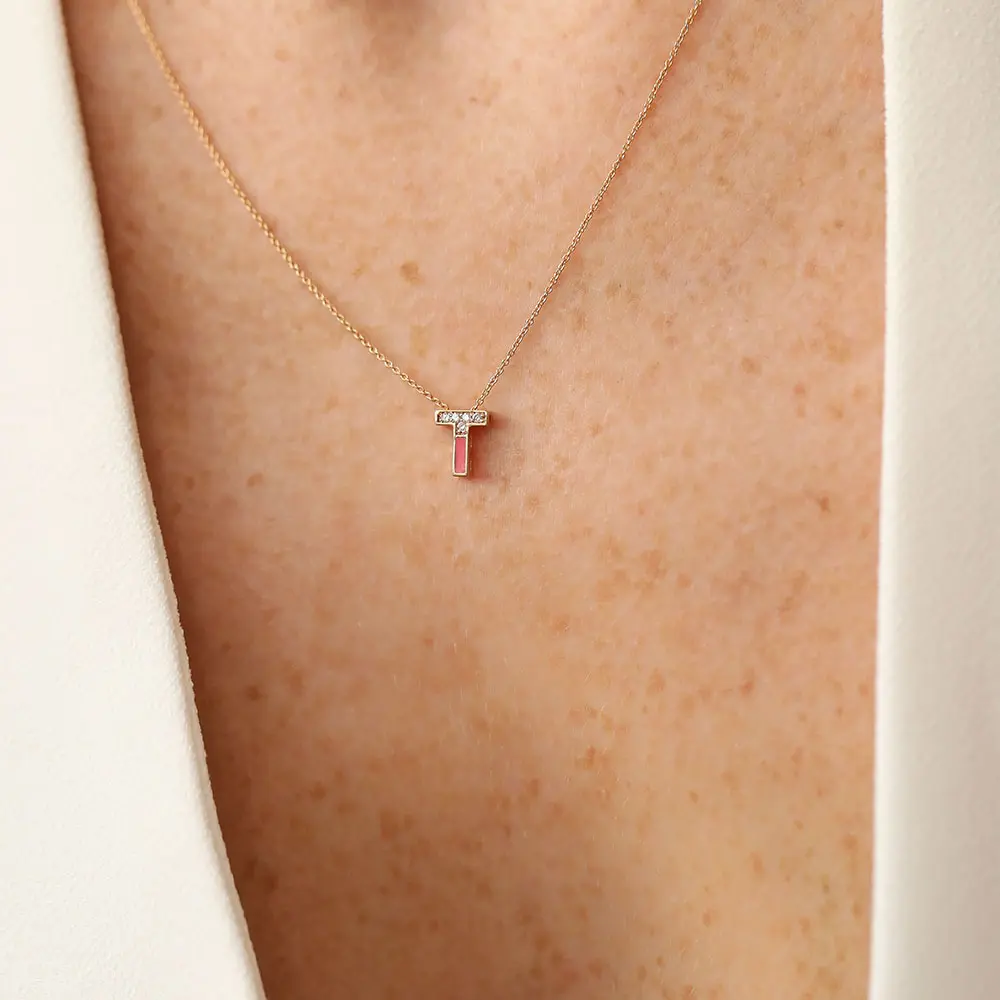 T Harfi Pırlanta Taşlı ve Pembe Mineli Rose Altın Kolye - Nev Jewellery (1)