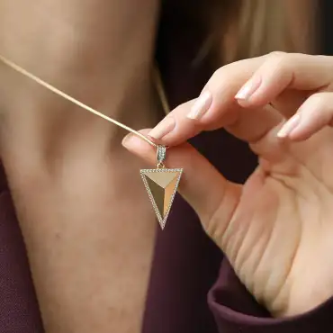 Trine Sarı Altın Kolye Ucu/Charm - Nev Jewellery (1)