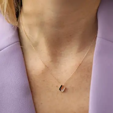 U Harf Pırlanta Taşlı ve Siyah Mineli Rose Altın Kolye - Nev Jewellery (1)