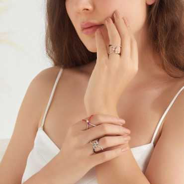 Ursae Pırlanta Taşlı ve Siyah Mineli Yüzük - Nev Jewellery