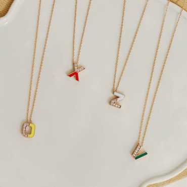 V Harfi Pırlanta Taşlı ve Yeşil Mineli Rose Altın Kolye - Nev Jewellery (1)