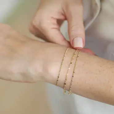 Wispy Yellow Gold Bracelet - Nev Jewellery (1)