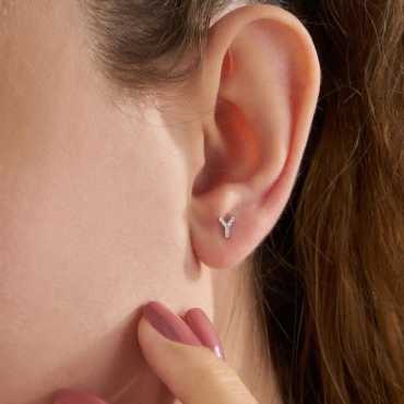 Y Harf Pırlanta Taşlı Beyaz Altın Mini Tek Küpe - Nev Jewellery (1)