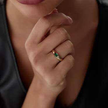 Yeşil Taşlı Yassı Tasarım Yüzük - NEV JEWELLERY (1)
