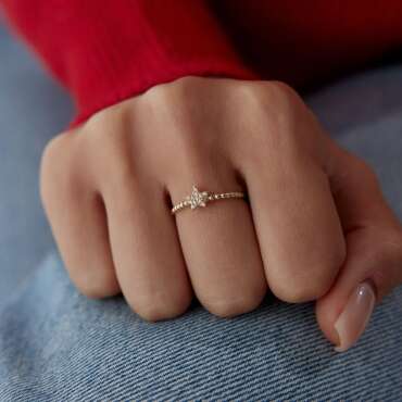 Yıldız Taşlı Nokta Tasarım Yüzük - NEV JEWELLERY