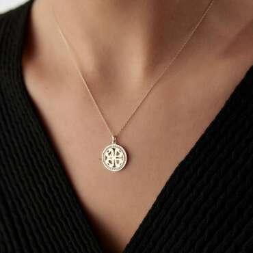 Yonca Kalpli Taşlı Kolye - NEV JEWELLERY (1)